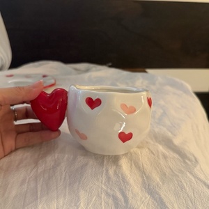 In stile coreano dipinto a mano irregolare <span class=keywords><strong>tazza</strong></span> da caffè in ceramica a forma <span class=keywords><strong>di</strong></span> <span class=keywords><strong>cuore</strong></span> manico Latte <span class=keywords><strong>tazza</strong></span> strumento per Cupcake colazione <span class=keywords><strong>di</strong></span> alto valore - Product Image 4