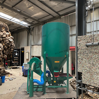 Nouveau broyeur et mélangeur vertical d'aliments pour animaux, machine de fabrication d'aliments pour volailles à haute efficacité avec une capacité de 2 tonnes/h, fonctionnement facile