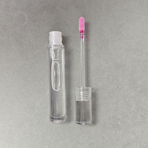 Nuevo Brillo Labial Extremo Hidratante, Sabor Fresa, Color Cambiante a Rosa, con Etiqueta Privada - Product Image 1