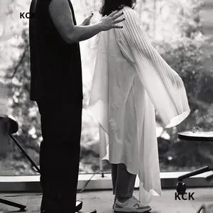 Capa de Peluquería Antiadherente para Salón de Belleza, con Logotipo, Ajustable, Cierre a Presión, Fácil de Limpiar - Product Image 6