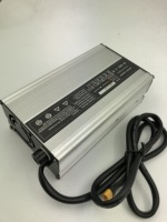 Chargeur de batterie au lithium électrique DC 60V 8A 600W avec protection OTP OVP OCP, câble rétractable, boîtier en aluminium pour batteries Li-ion 30AH/50AH