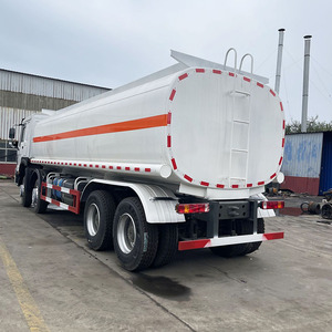 Camion-citerne Sinotruck HOWO avec transmission 8x4, 371 chevaux, camion industriel pour le transport de liquides, véhicule de transport de méthanol et d'éthanol - Product Image 4