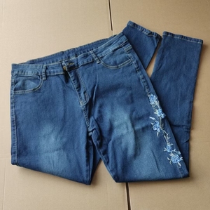 女式高腰春季牛仔裤街装刺绣紧身弹力铅笔长修身休闲打底裤牛仔裤 - Product Image 3