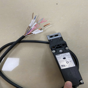 สวิตช์ล็อคประตูนิรภัย IDEC HS5E-VA4 HS5L-VA4 สำหรับเครื่องฉีดพลาสติก - Product Image 3