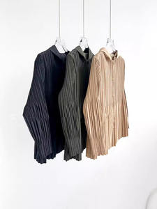 Vente en gros de vestes plissées noires vintage en fausse Offre Spéciale personnalisées Bomber veste en polyester/coton pour femmes - Product Image 6