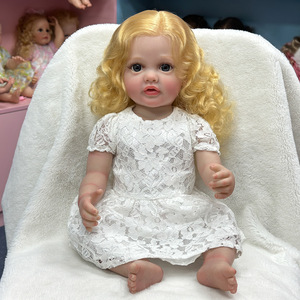 Une poupée en réincarnation avec une jupe et de longs cheveux, une simulation exquise d'une petite fille accompagnant la poupée. - Product Image 4