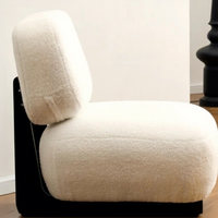 Fauteuil de salon vintage en bois de style mid-century, couleur crème, avec dossier massif, pour une personne, mobilier de maison