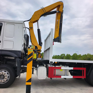 Camion grue de dépannage HOWO 4X2 avec grue hydraulique de 8 tonnes à flèche articulée pour l'assistance routière municipale - Product Image 3