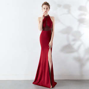 8637 #   ชุดราตรีงานแต่งงานแบบยาวสีแดงทรงหางปลาแบบผูกคอสำหรับเจ้าสาว - Product Image 3