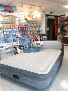 <span class=keywords><strong>Intex</strong></span> 64448 Kasur Angin <span class=keywords><strong>Queen</strong></span> <span class=keywords><strong>Ultra</strong></span> <span class=keywords><strong>Plush</strong></span> Cooling Headboard Lipat Konvertibel Fiber-Tech RP Pompa Terintegrasi Hotel Rumah Sakit Taman Gym - Product Image 4