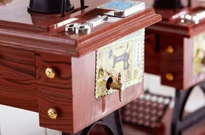 Boîtes à musique mécaniques vintage en forme de machine à coudre pour la décoration de bureau à domicile - Product Image 4