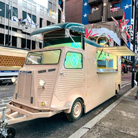 Camion-restaurant mobile bien équipé Remorque à hot-dogs pour pizza à la crème glacée avec cuisine pour les collations