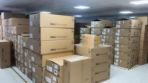 For Dell 480GB SAS SATA 2.5 Internal Solid State Server Hard Disk 12GB <b>500GB</b> Capacity New with Metal Shell - Product Image 2