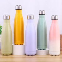 Bouteille d'eau isotherme en acier inoxydable à double paroi de 500 ml (17 oz) couleur personnalisée pour la gym, les sports de plein air, le froid et le chaud