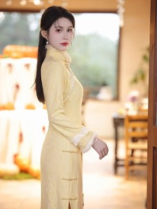 Nuevo <span class=keywords><strong>Cheongsam</strong></span> Chino Ecowalson 2025, Invierno, Terciopelo Grueso, Amarillo, Elegante, Estilo Retro, para Mujer Joven, de Alta Gama, Manga Larga - Product Image 5