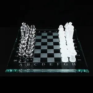 उच्च अंत K9 क्रिस्टल लक्जरी कस्टम Lucite चौसर क्रिस्टल शतरंज टुकड़े खेल बोर्ड