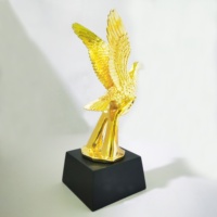 Souvenir cadeau laiton verre décor à la maison Mini Antique résine artisanat trophée 30cm métal aigle trophée tasse Statue pour la décoration intérieure cadeaux