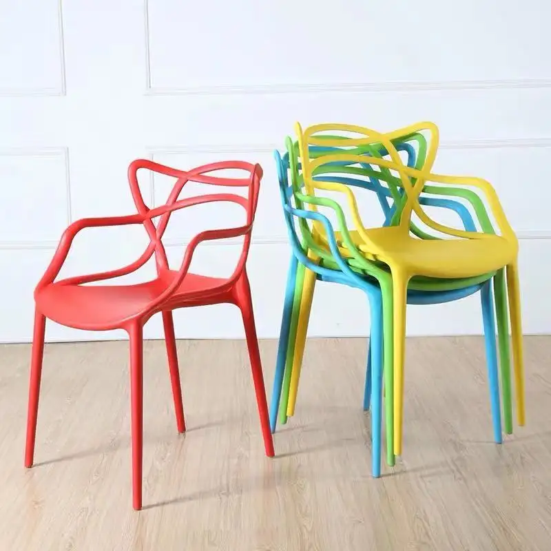 Doğrudan satış yeni tasarım oturma odası mobilya ergonomi istiflenebilir bar restoran yemek plastik sandalye