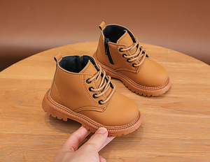 Automne et hiver nouvelles <span class=keywords><strong>bottes</strong></span> Martin pour enfants velours chaud <span class=keywords><strong>bottes</strong></span> courtes en cuir à lacets noirs pour garçons et filles - Product Image 4