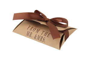 Contenedor de adorno Caja de papel Kraft Forma De Almohada Cajas de embalaje de dulces para fiesta Postre Baby Candy Stand Estuche envuelto en cinta - Product Image 3