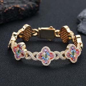 Pulsera Unisex de Cobre Chapado en Oro con Patrón de Trébol de Cuatro Hojas Estilo Pequeña Fragancia, Multicolor, para Comercio Transfronterizo - Product Image 1