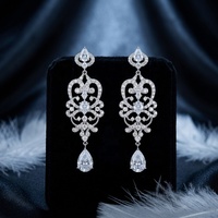 Pendientes de lujo estilo barroco bohemio vintage 2026 con circonitas cúbicas en forma de lágrima, ideales para novias, bodas, desfiles y bailes de graduación.
