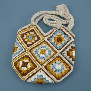 Bolso Bandolera de Ganchillo Marrón Hecho a Mano para Mujer, Accesorio de Moda - Product Image 3