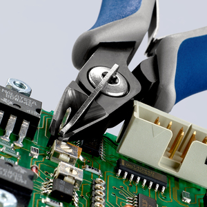 KNIPEX 79 52 125 เครื่องตัดแนวทแยงสำหรับงานอิเล็กทรอนิกส์ที่มีความแม่นยำพร้อมด้ามจับแบบหลายส่วน ขัดเงา 125 มม. - Product Image 4