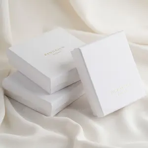 PandaSew कस्टम लोगो लक्जरी मुद्रित मैट सफेद उपहार बॉक्स क्राफ्ट गत्ता ढक्कन और आधार गहने बॉक्स