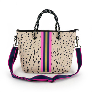 กระเป๋าคลัทช์นีโอพรีนสำหรับทุกเพศกระเป๋าโท้ทขนาดกลางกระเป๋าโท้ทกระเป๋าถือสำหรับเดินทางคาดลำตัวพร้อม3L ปิดแบบห่วง + ความจุ - Product Image 5