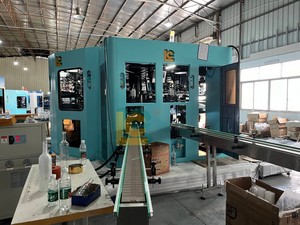 Nouvelle machine automatique de sérigraphie pour bouteilles de bière avec positionnement par caméra CCD, tunnel de séchage par traitement à la flamme, UV pour l'industrie plastique - Product Image 3