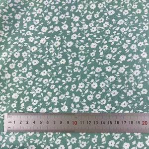 Tela Popelina 100% Algodón Estampada con Pequeños Flores para Ropa Infantil, Ropa de Mujer y Vestidos - Product Image 4