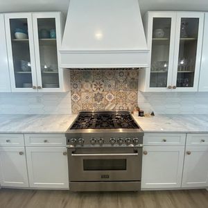 Cache-hotte de cuisine en bois avec ampoule, design contemporain, installation facile pour meuble de cuisine - Product Image 2