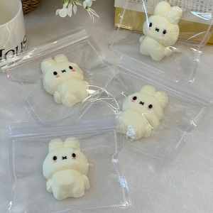 Jouet anti-stress en silicone en forme de lapin mignon, super doux, mini jouet à presser, jouet décoratif de bureau - Product Image 1
