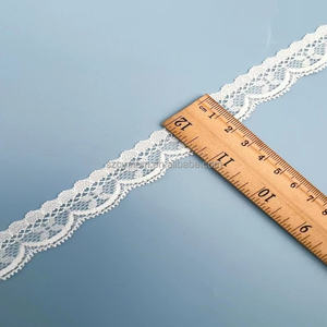 ถุงเท้าสีขาว แต่งลายปักตาข่าย ผ้ายืด/ไนลอน แต่งขอบลูกไม้ถักโครเชต์ เป็นมิตรกับสิ่งแวดล้อม มีสีให้เลือกตามสั่ง - Product Image 6