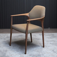 Chaise de salle à manger de designer italien, style contemporain, en bois de frêne blanc massif et teck, dossier moderne, coussin en coton, pour hôtel commercial