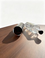 Bouteilles en verre JingAn pour spiritueux/vin/whisky 1750 ml, bouchon en liège, cylindre haut minimaliste, logo personnalisé, ODM OEM, vente en gros, vodka, gin