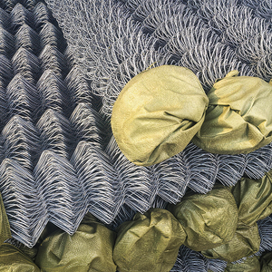 Malla <span class=keywords><strong>de</strong></span> Alambre Galvanizado con Eslabones <span class=keywords><strong>de</strong></span> Diamante en Rollo para Corte, Plegado y Soldadura, para Cercas <span class=keywords><strong>de</strong></span> Granjas, Sitios <span class=keywords><strong>de</strong></span> Cría y Montaña - Product Image 4