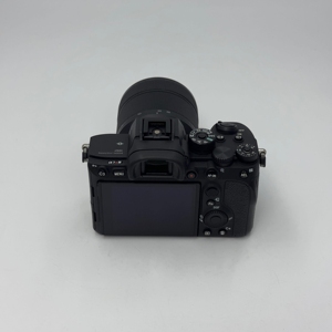 Cámara <span class=keywords><strong>Sony</strong></span> <span class=keywords><strong>Alpha</strong></span> 7R <span class=keywords><strong>IV</strong></span> A7R4 de Fotograma Completo con Lente OSS de 28-70 mm, Paquete Completo Todo en Uno, 61.0MP, Video 4K, Kit Profesional de Estudio - Product Image 5