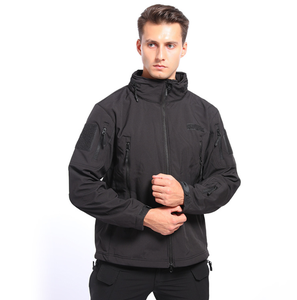เสื้อแจ็คเก็ต DFJ01Tactical สำหรับผู้ชาย เสื้อกันน้ำสำหรับกิจกรรมกลางแจ้ง มีฮู้ด กันลม เหมาะสำหรับทำงาน ทำจากวัสดุ SoftShell มีกระเป๋าหลายช่อง เหมาะสำหรับการล่าสัตว์ ขี่มอเตอร์ไซค์ และกันลมในฤดูหนาว - Product Image 6
