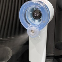Ventilateur Portable Puissant à Main avec Brumisation, Rechargeable, Écran LED, 4-en-1, pour Voyage en Extérieur et Maquillage