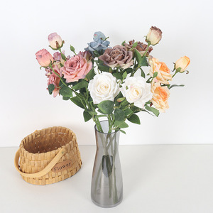 Bouquet de roses artificielles Jessie, blanc, champagne, rose, bleu, café, arrangement en vase, décoration de mariage et de maison - Product Image 1