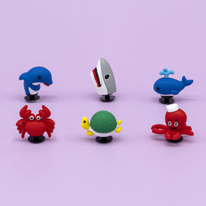 Personalizada nueva moda personalizada 3D PVC zapato encanto al por mayor lindos animales coloridos abeja <span class=keywords><strong>jirafa</strong></span> delfín zapato encanto a granel - Product Image 3