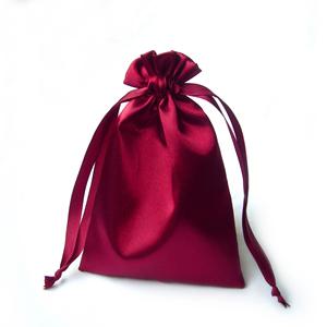 Sacs cadeaux en satin à cordon de serrage de haute qualité et à prix abordable avec logo - Product Image 5