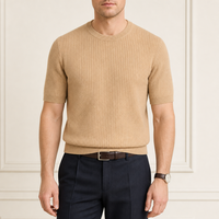 Pull en maille côtelée camel pour homme, col rond, manches courtes, coupe classique, avec revers et ourlet tricotés, style Old Money, fabrication OEM, vente en gros