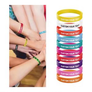 Pulseras de Silicona Personalizadas con el Arcoíris del Orgullo para Eventos y Recaudación de Fondos, Pedidos al por Mayor para Adultos - Product Image 2