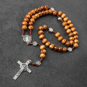Rosario Católico de Pino Natural con Cruz, Colgante de Aleación de Zinc para Oración, Rosarios de Jesús, Regalo de Pascua, Joyería al por Mayor - Product Image 1