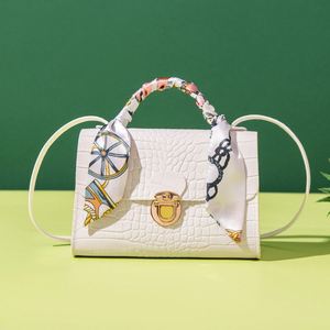 Bolsa feminina de couro PU com ziper estilo fashion ideal para uso diario no trabalho ou escritorio Perfeita para personalizar - Product Image 2