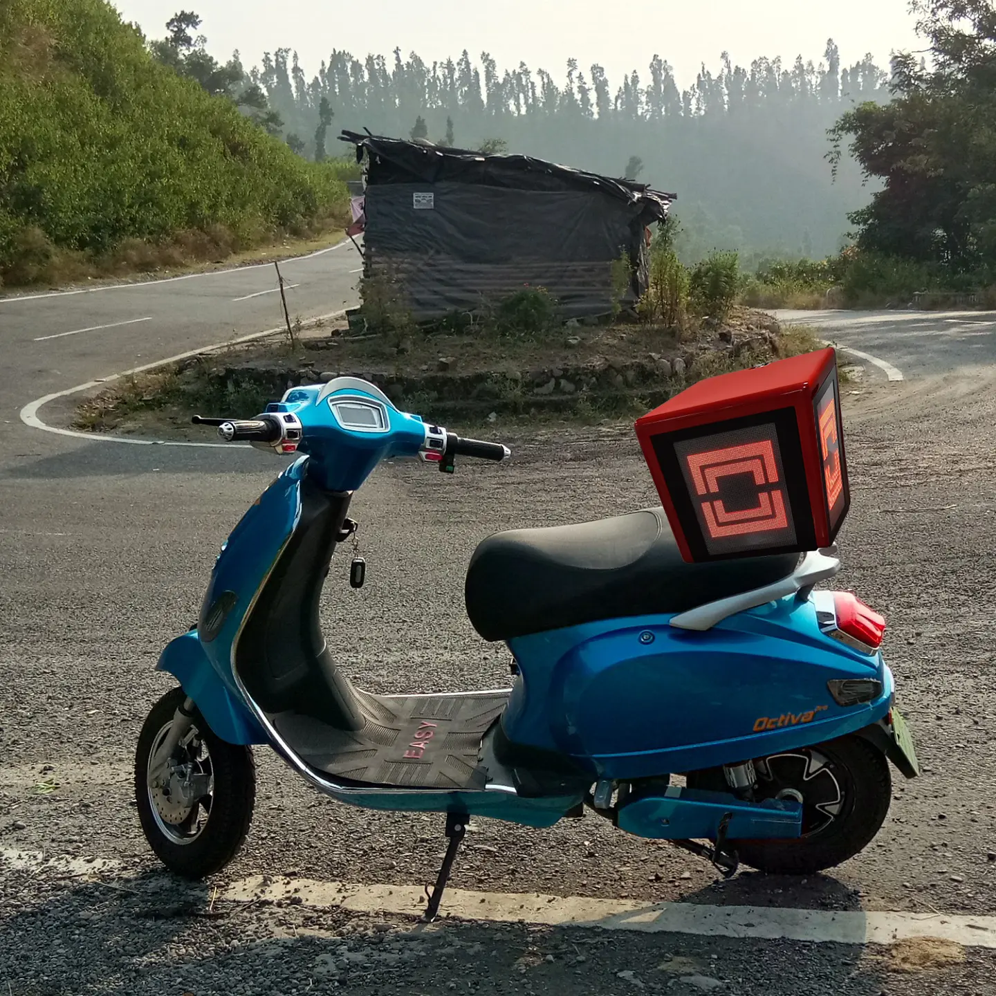 2023 Venda quente móvel publicidade scooter motocicleta elétrica 3 lado LED caixa de entrega