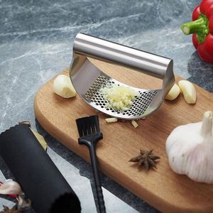 wholesale vendors stainless garlic press garlic press cutter silicone kitchen utensils